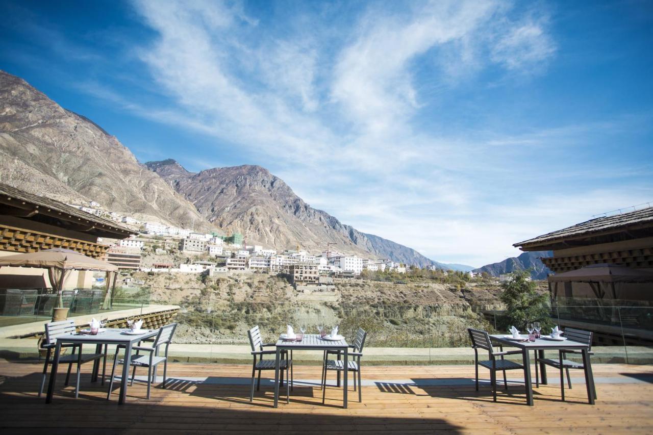 Lux* Tea Horse Road Benzilan Hotel Екстериор снимка