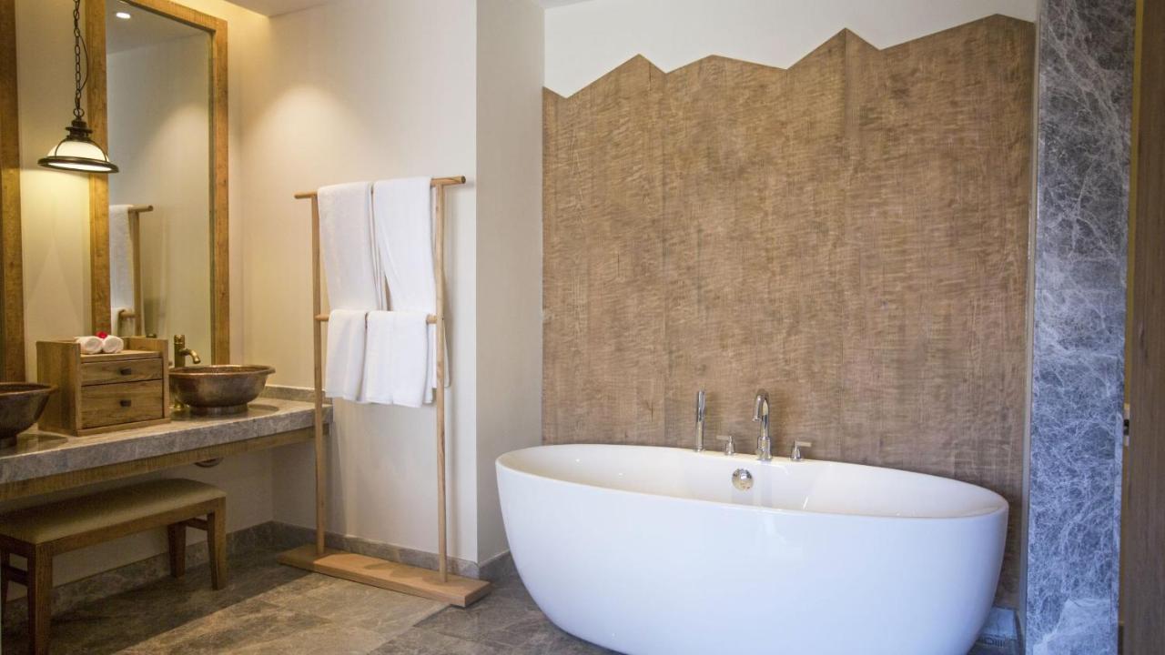 Lux* Tea Horse Road Benzilan Hotel Екстериор снимка
