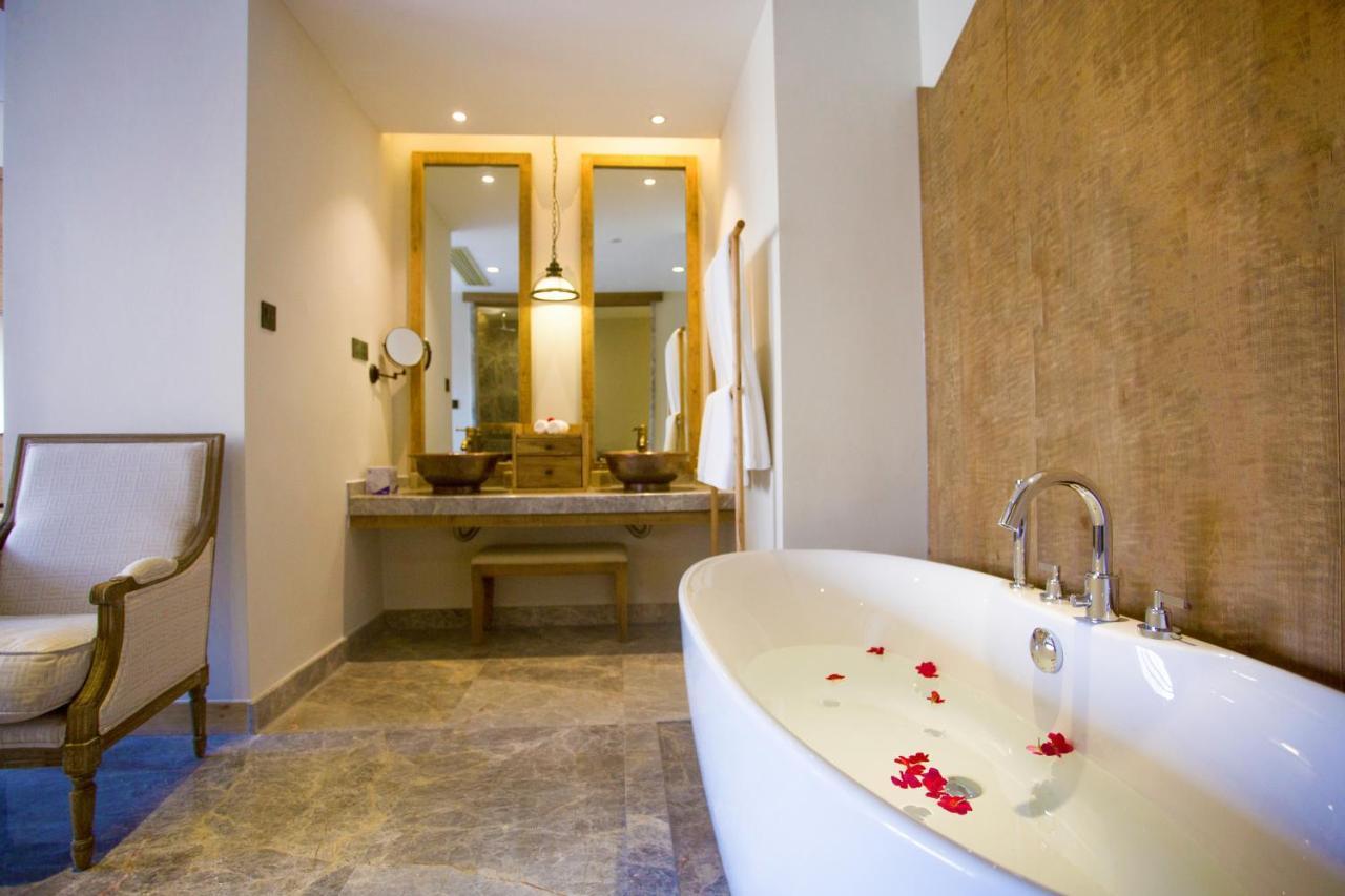 Lux* Tea Horse Road Benzilan Hotel Екстериор снимка